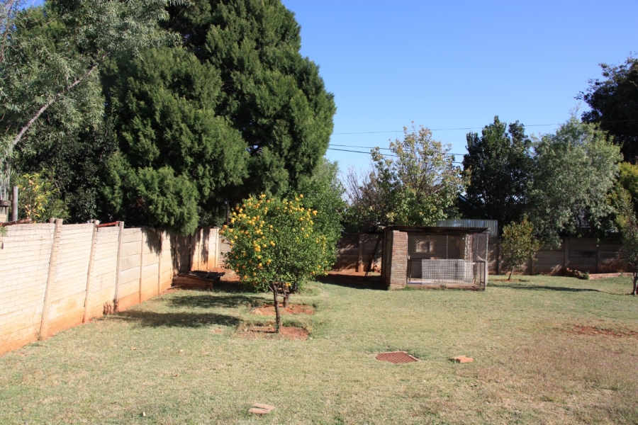  Bedroom Property for Sale in Langenhovenpark Free State